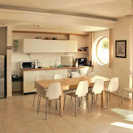 Four-bedroom Holiday In Byala *