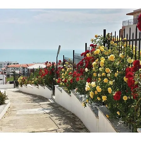 Casa vacanze Four-bedroom Holiday In Byala *